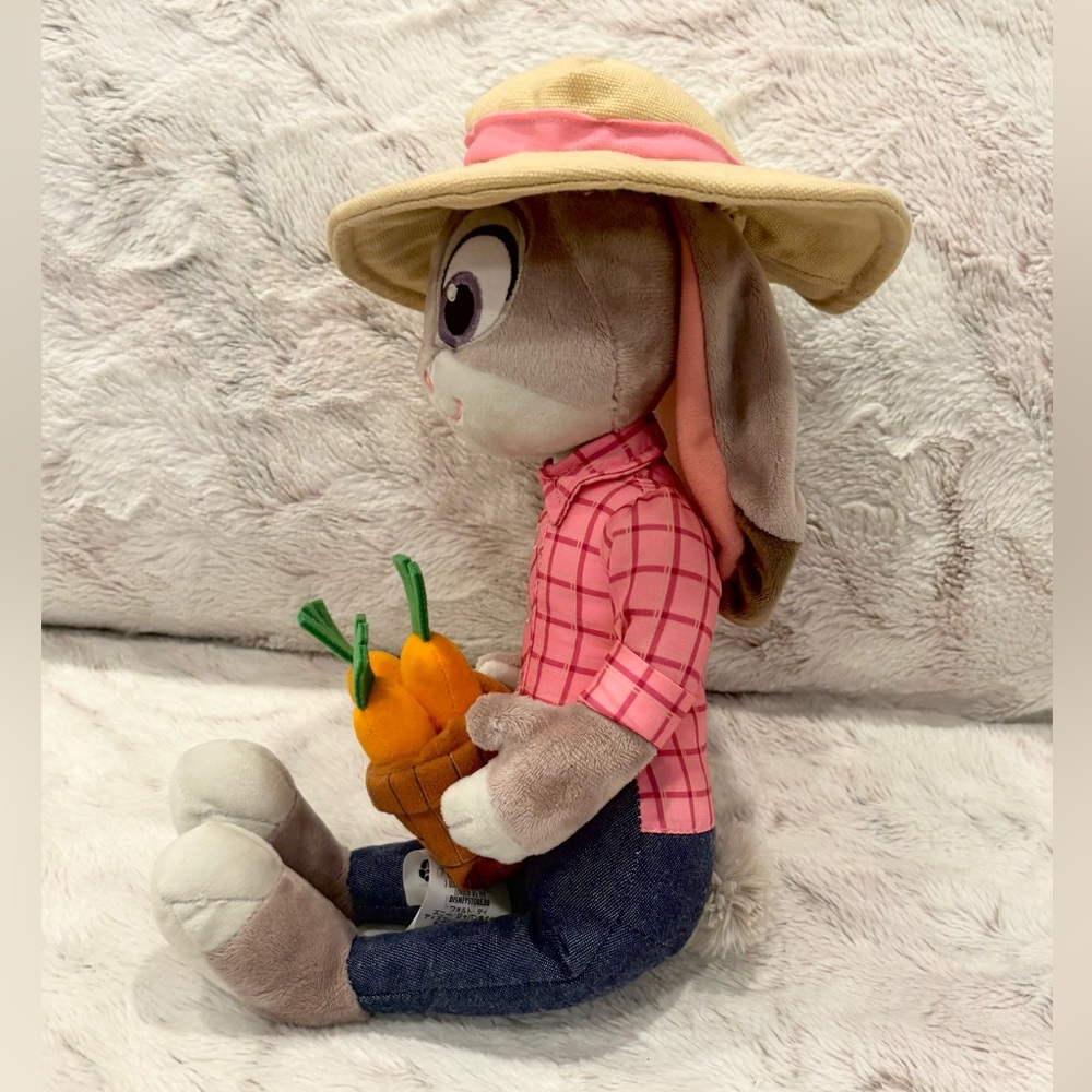 Disney Store Zootopia Judy Hopps Carrot Farmer Plush - Picture 3 of 4